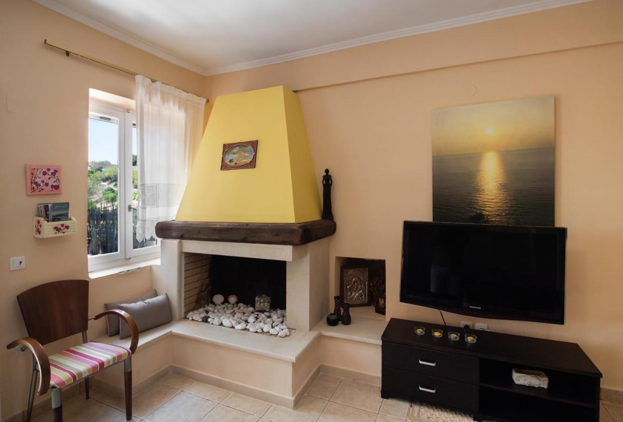 Holiday home Almondtree House - Private Parking Exanthia